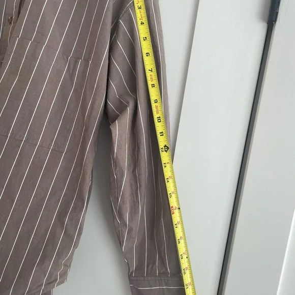 Like New Good American Button-Up Shirt. Size Small. - Picture 5 of 9